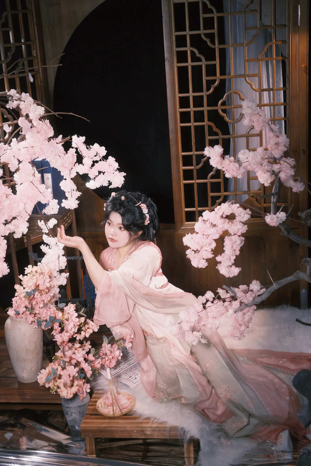 杳杳春来时