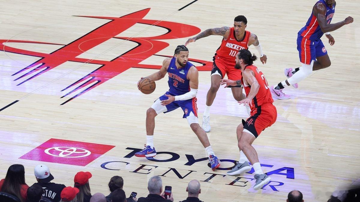 乌度卡：史蒂文·亚当斯将缺席今晚比赛。小贾可正常出战，将与阿门·汤普森约什·奥科