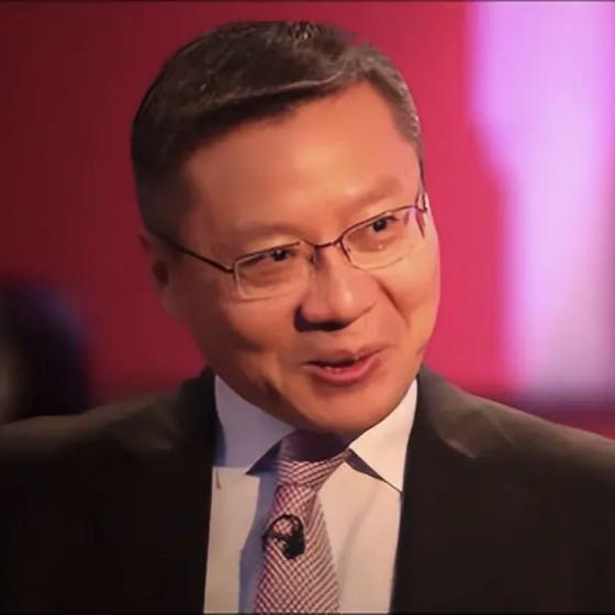 张教授总是喜欢唱赞歌，从来不提出建设性意见，这样好还是不好？我拿不定主意，特意问