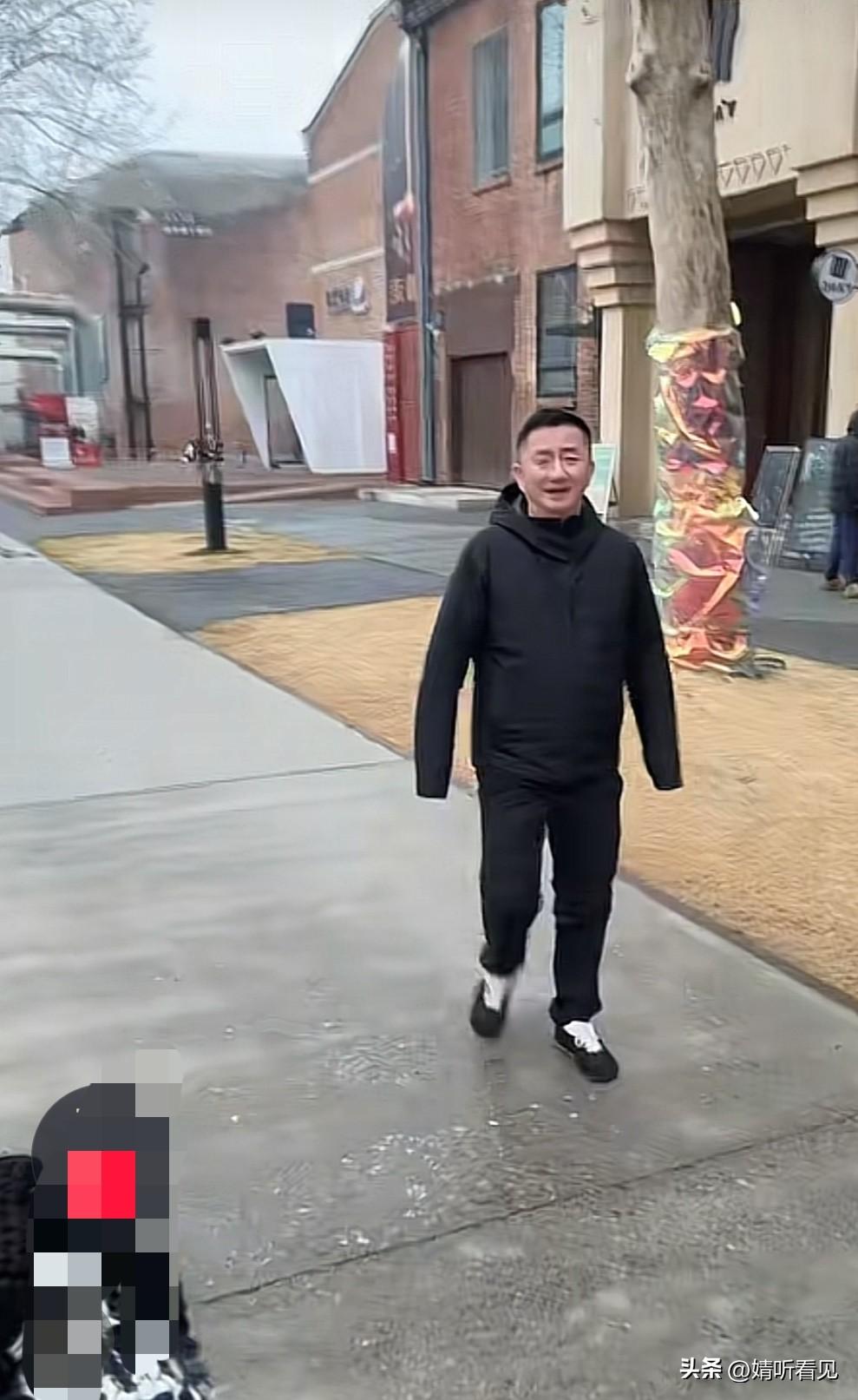 杨洋又来给大家报喜啦！
刚刚杨洋更新动态，他正带着麻六记的最佳CEO行政总厨李平