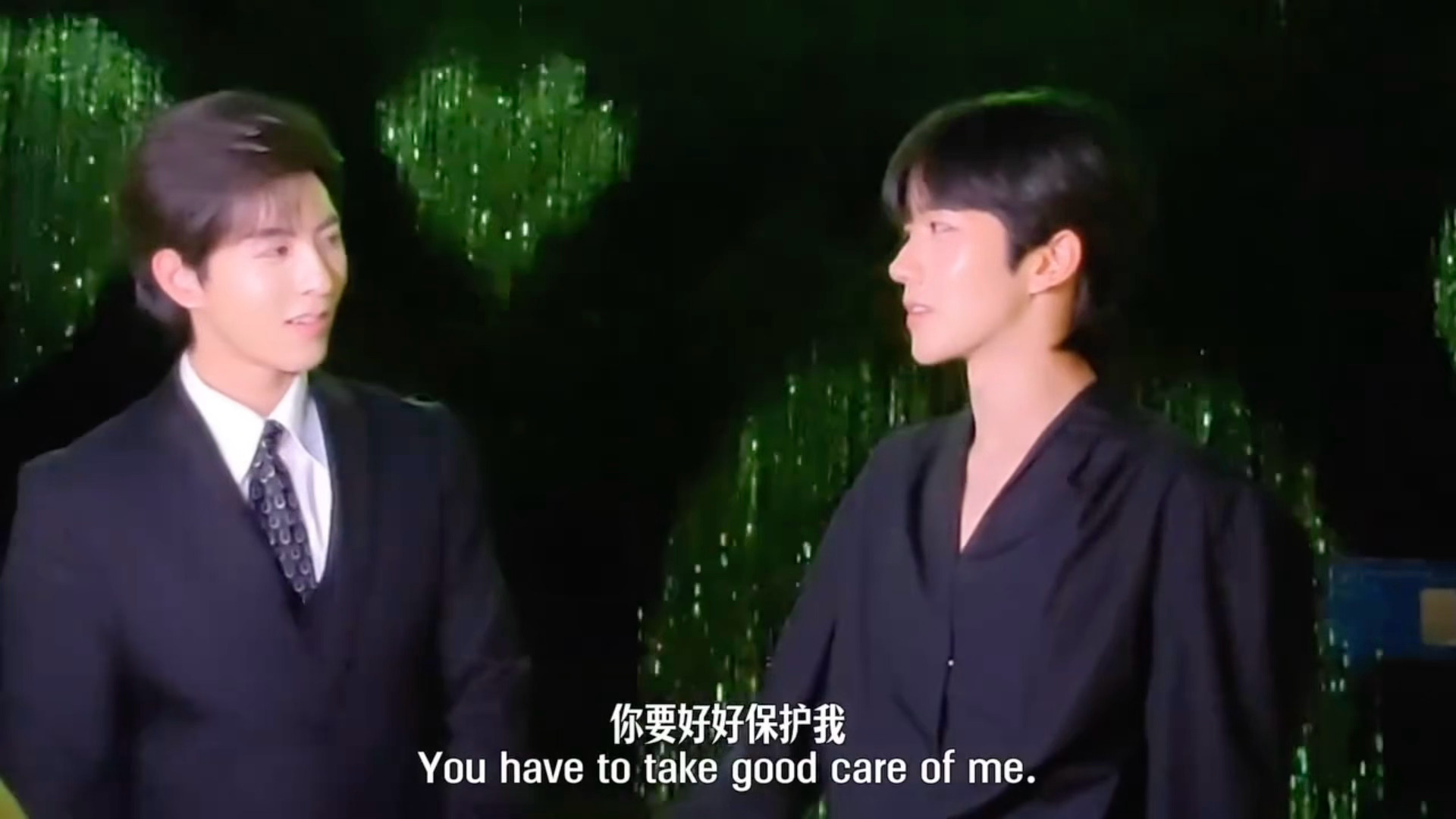 求婚宣言你要好好保护我，然后同不同意都要亲亲，这就是我们小花朴素的爱👏👏 