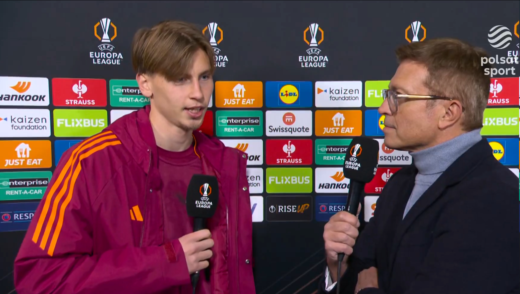 齐奥尔科夫斯基赛后在混合区接受采访。今天你被提前换下了，你怎么看待那一刻？“我当