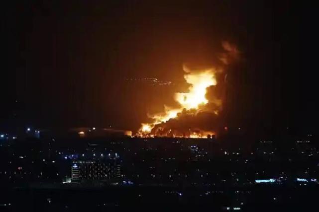 沙特停火，你说你们惹也门胡塞武装干嘛？当地时间7月26日，美国卫星火灾监测系统的