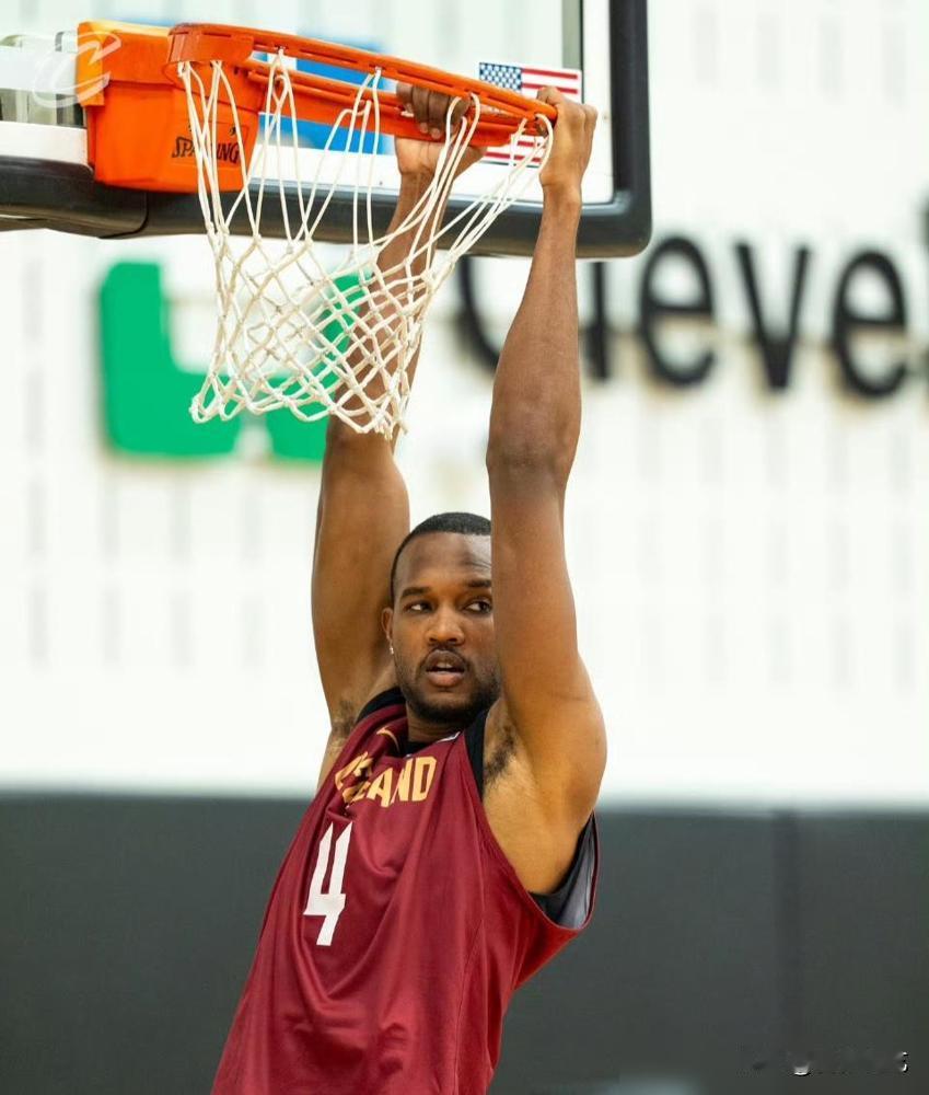 哈登这命，你说邪门不？
生涯第二次，身边站着联盟最佳防守球员（DPOY）。