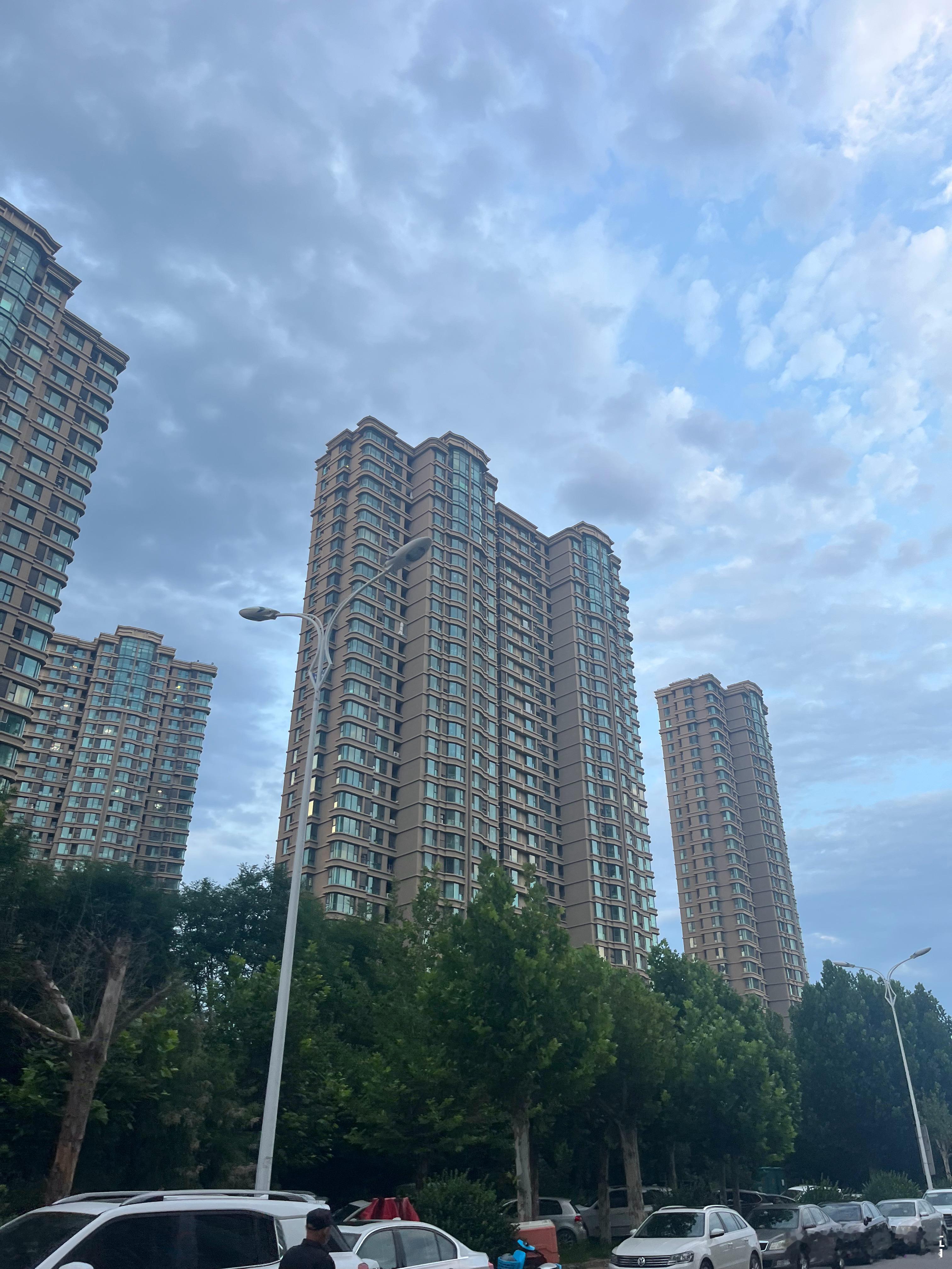看到这样的一句话：“去做简单，重复，能持续积累的事。”复杂的事情，消耗自己。简单