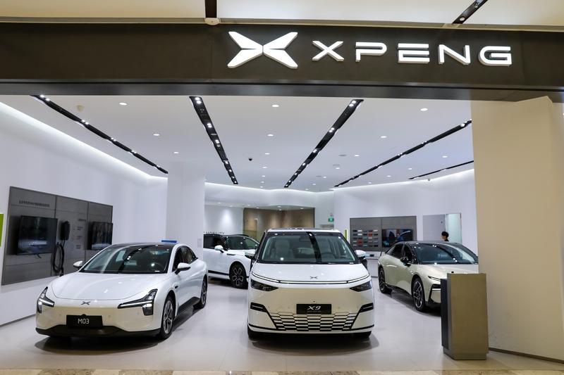 小鹏X9能时速150公里爆胎不失控
高速爆胎是高速交通事故头号杀手，相关事故伤亡