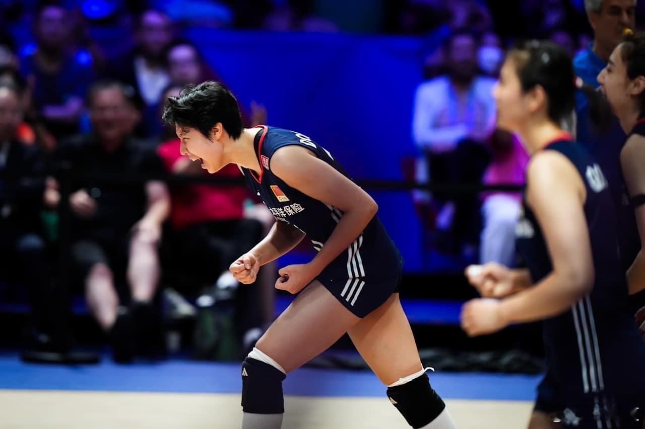 中国女排vs意大利女排2025世界女排联赛第二局：中国队30-32意大利队  虽