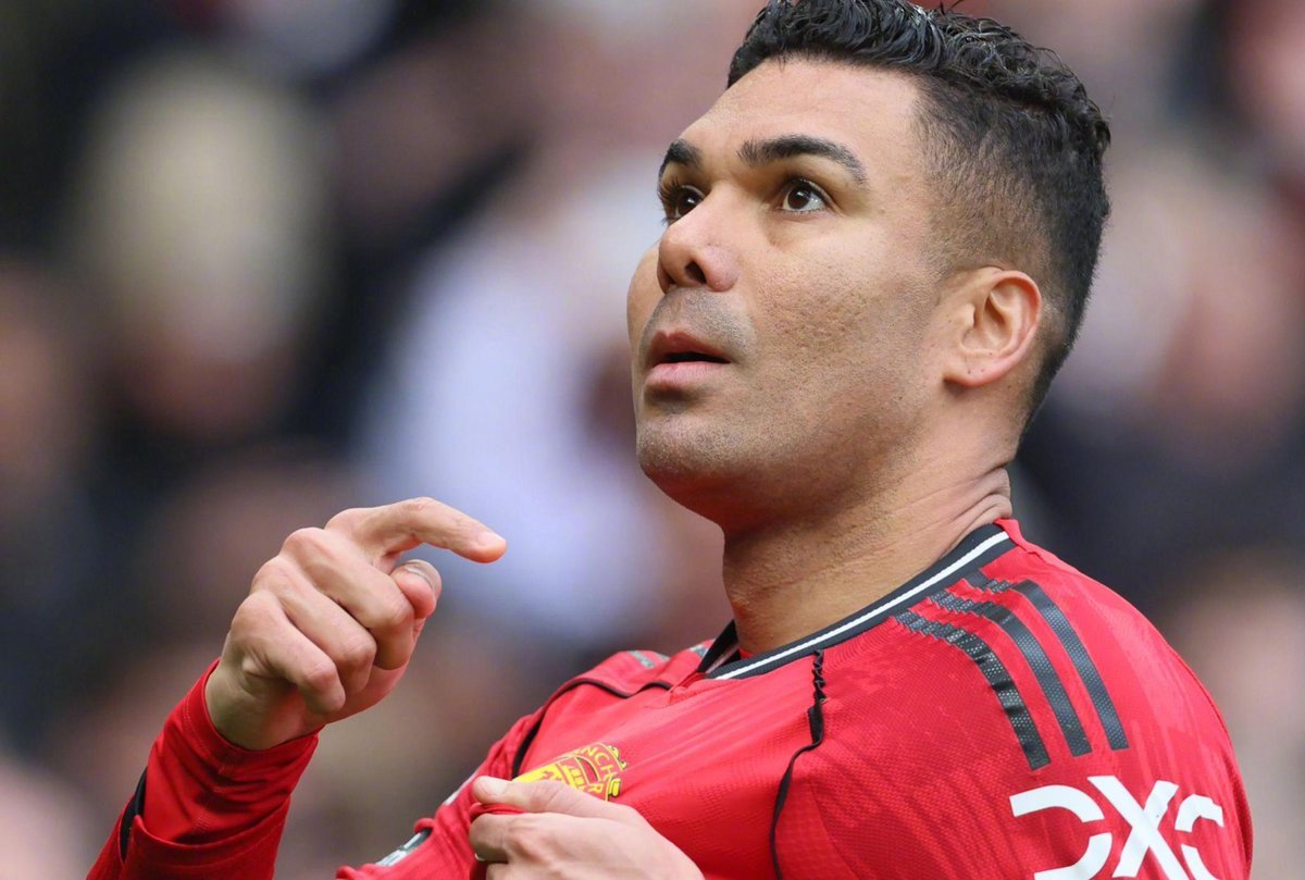 📢 卡塞米罗被问及最怀念曼联的什么时表示：“球迷，100%是球迷。他们对俱乐部