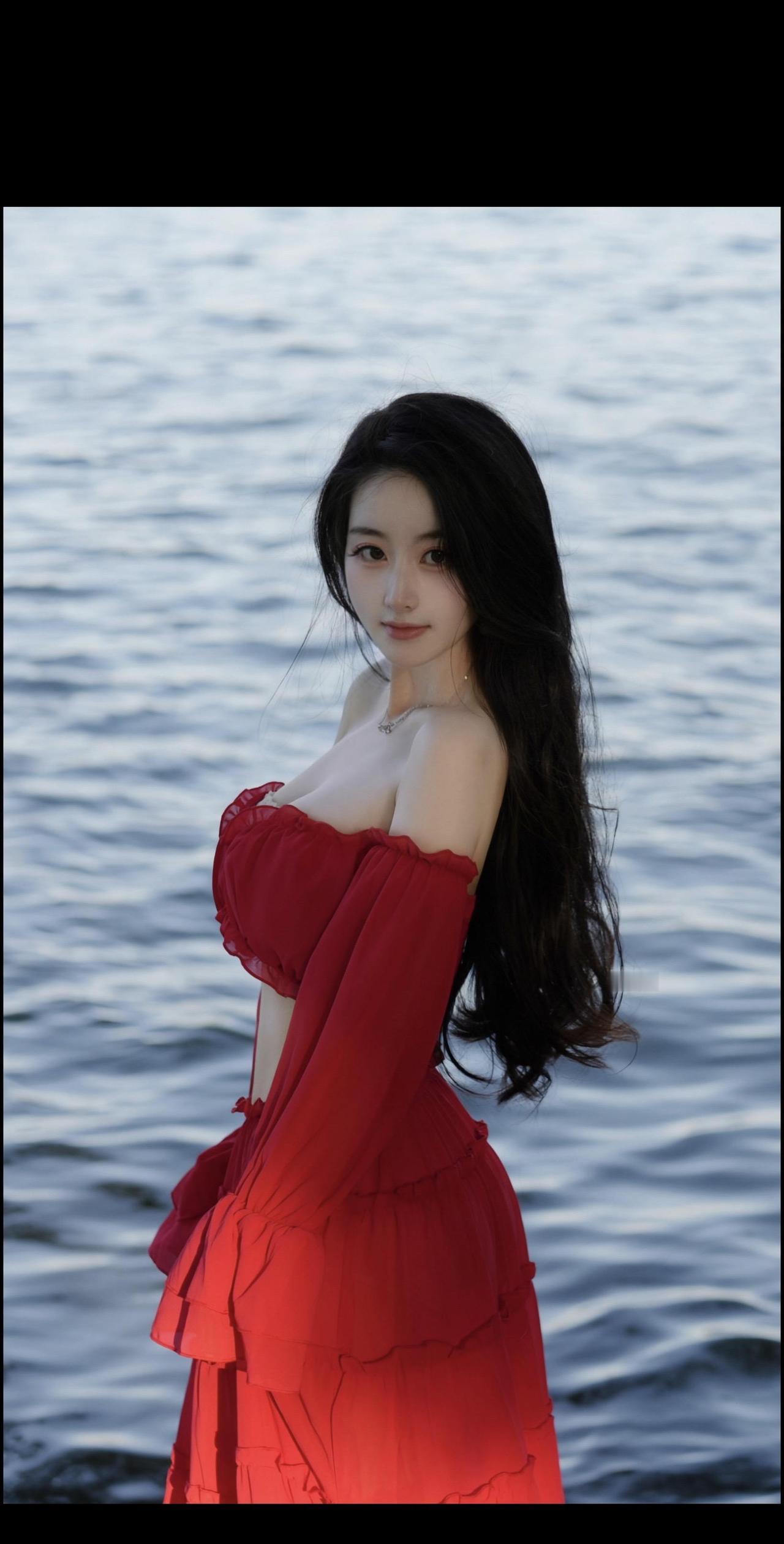 西湖纵有千般美，无你不过一滩水。