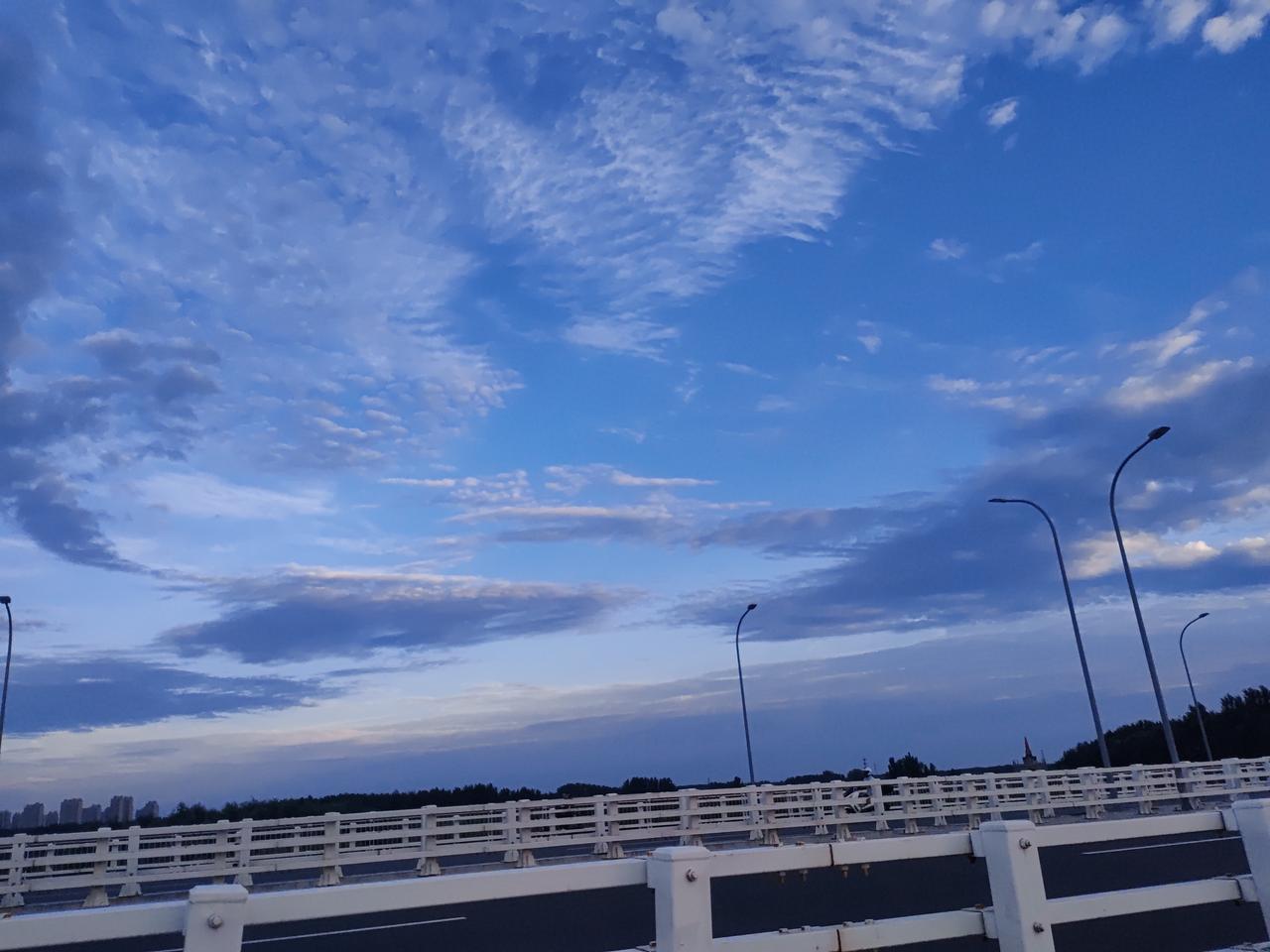 生活中不期而遇的美好太多了，最美的风景不必远行，小美好就藏在寻常时光里。