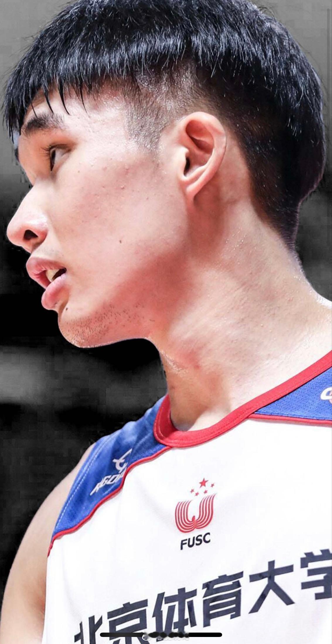 CBA选秀新科状元，山东高速男篮选择谢智杰。 ​​​
