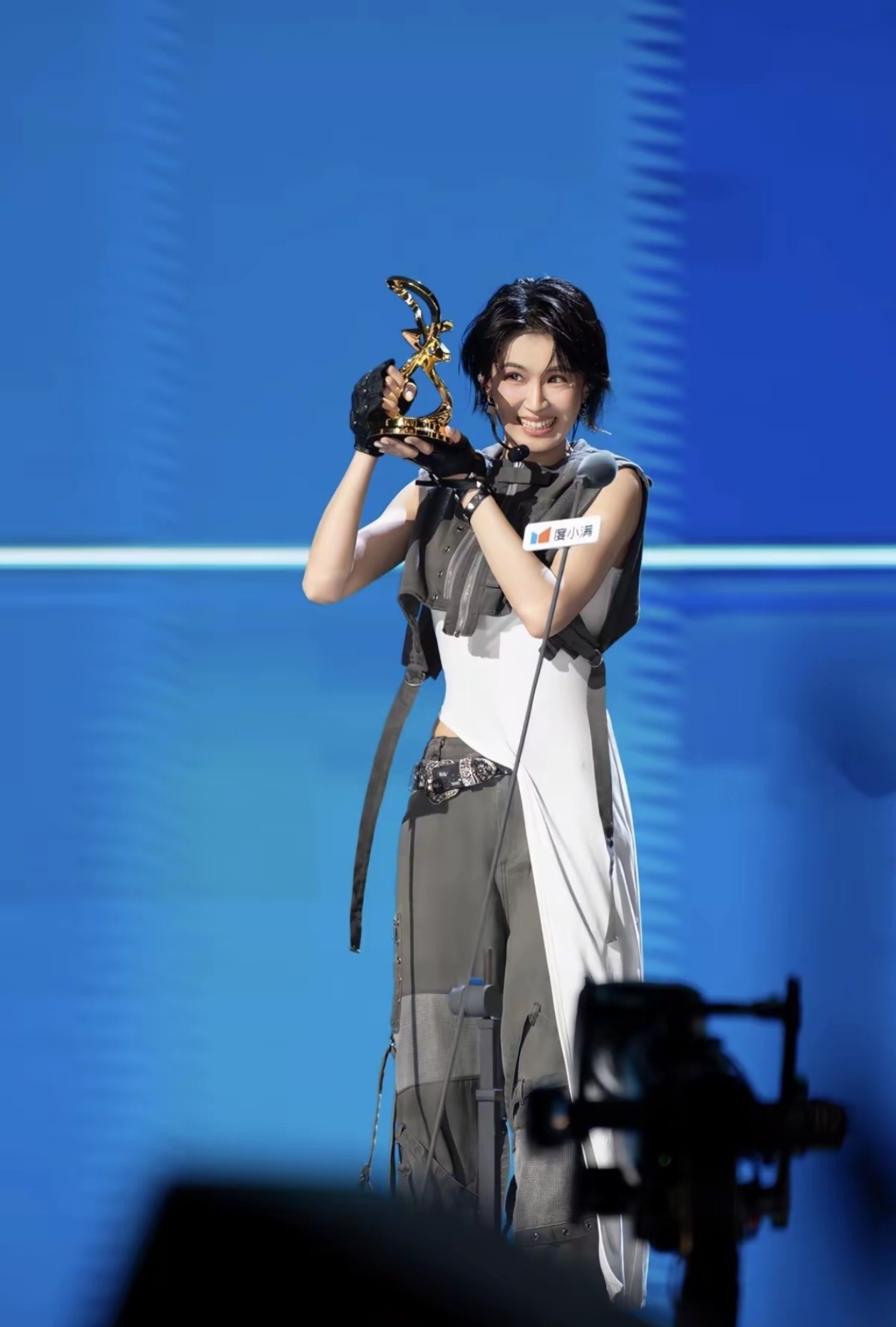 曾沛慈  潮极天籁嘉兴盛夏演唱会 曾沛慈嘉兴演出顺利哦拼盘搞得跟个人演唱会似的福
