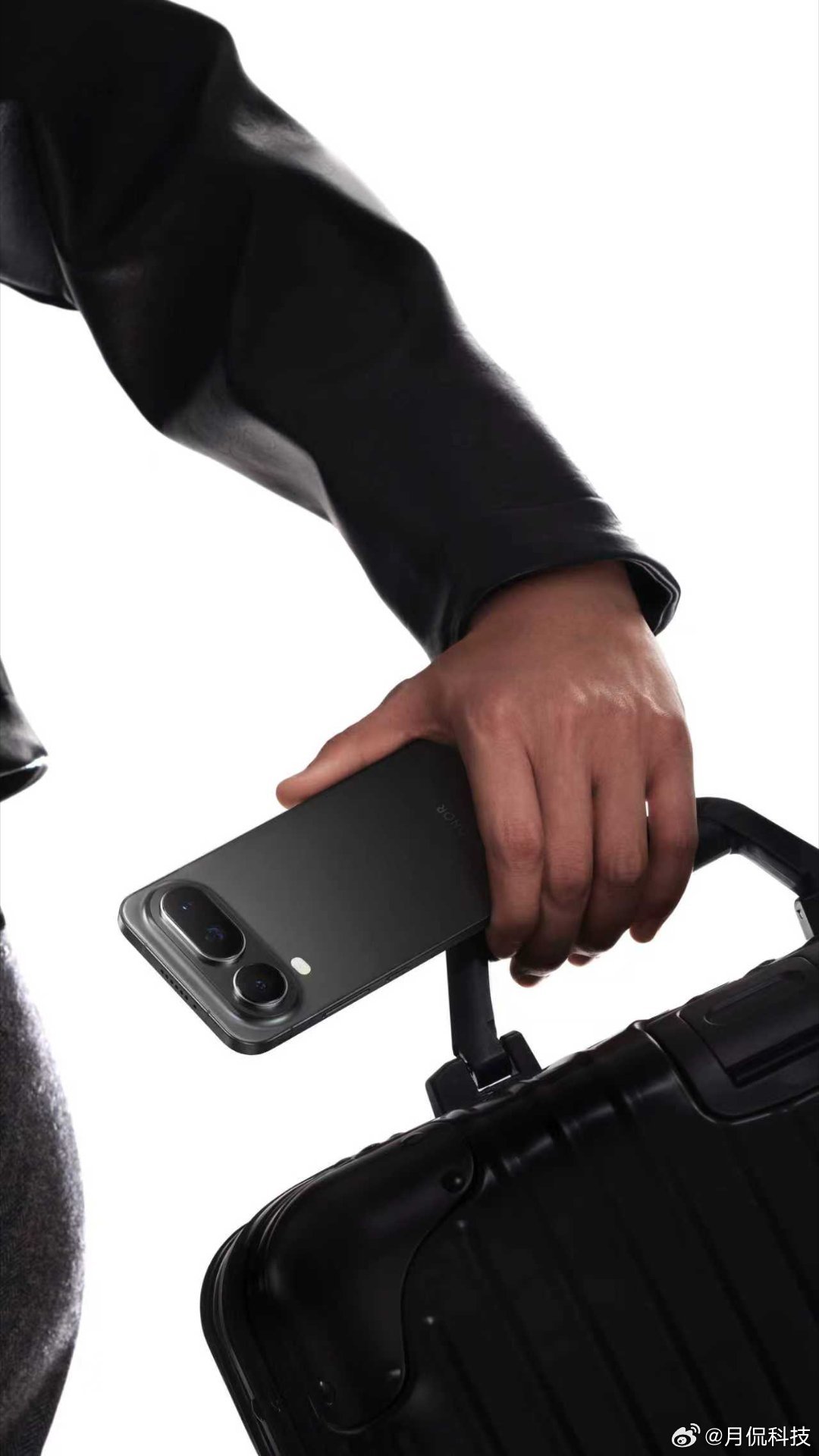 荣耀Magic8ProAir泄露官方直接给你们真图了，这颜值怎么样!妹妹说紫色最