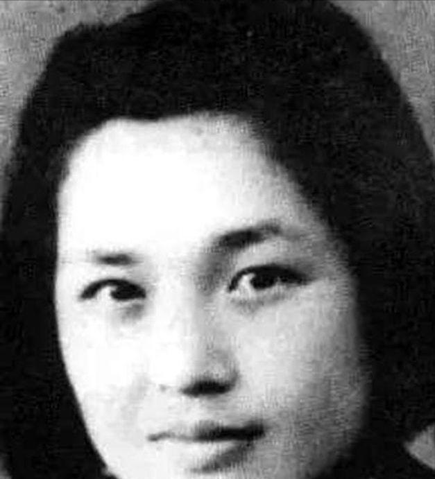 晚年的傅冬菊，作为傅作义的女儿， 北平和平解放 的功臣，成功解放北平后，本该平步