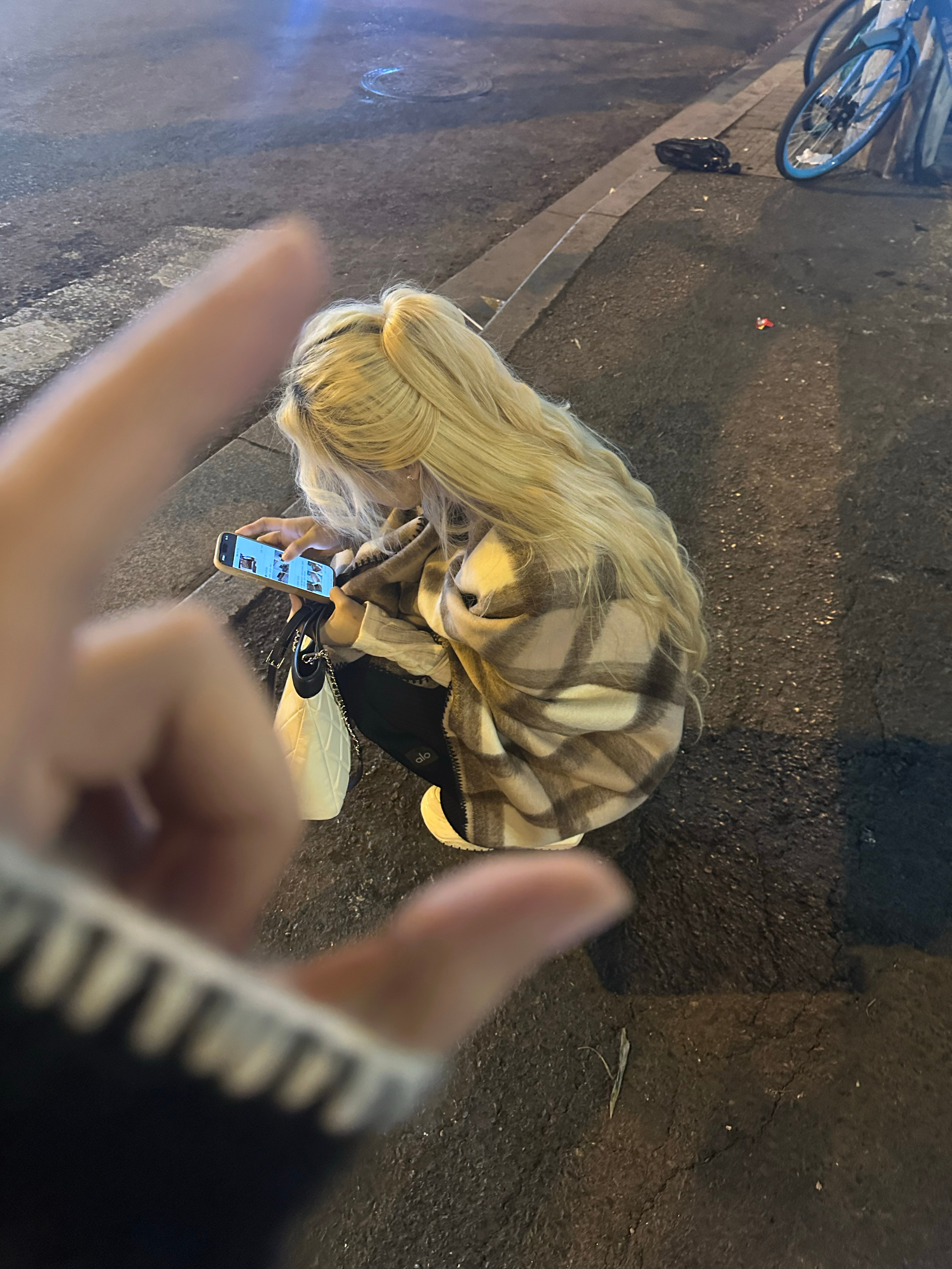 此女如此折腾头发还能这么多