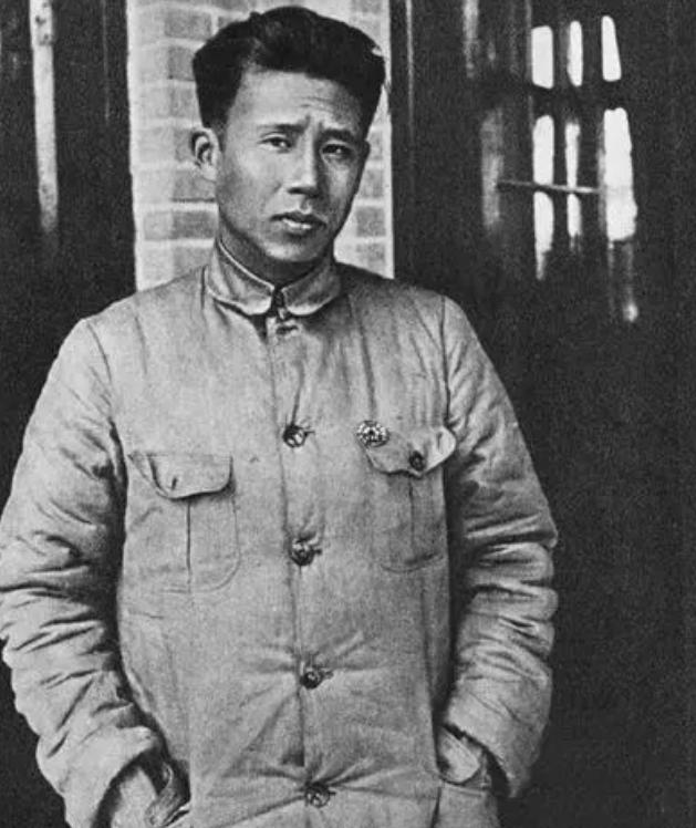 1933年2月，陈赓和廖承志两位中共地下党员在上海法租界先后被捕。这是一段充满危