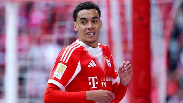 【半场数据】对比3-1暂时领先斯图加特，拜仁目前最大的收获，莫过于穆夏拉、戴维斯