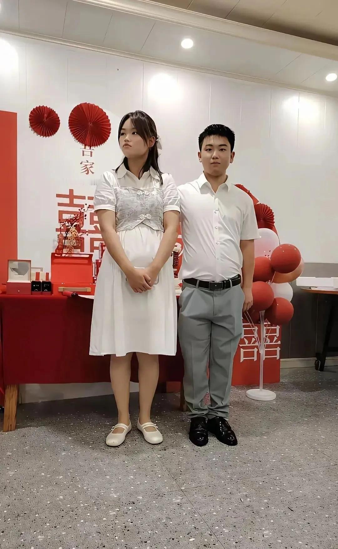 订婚前可以睡在一起吗☺️订婚 





只要两个真心相爱就好，祝福我们吧。
