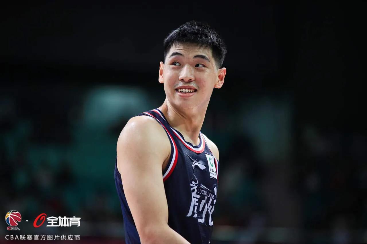 广州龙狮男篮战胜江苏男篮，这两个比赛特点越来越明显，也是球队取胜的关键

1、崔