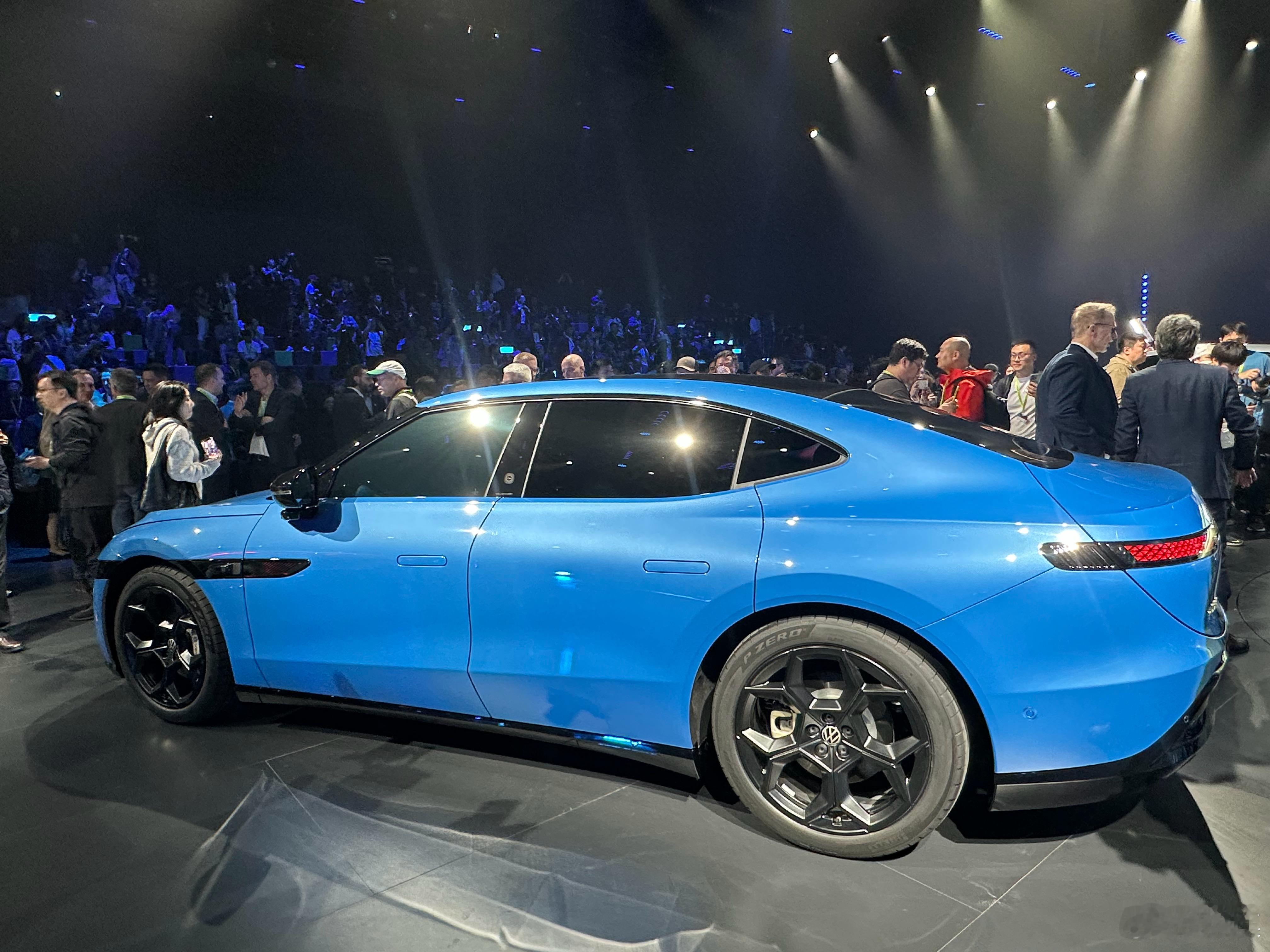 大众集团今晚四款重磅车型全球首秀：ID. AURA T6：一汽-大众纯电中型SU