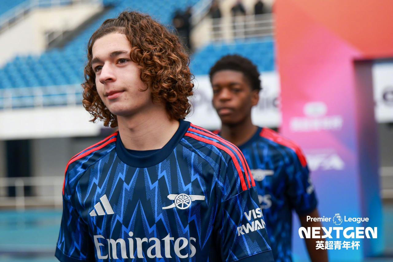 全胜+全部零封 

恭喜阿森纳以绝对统治力夺得2026英超青年杯冠军🏆

4 