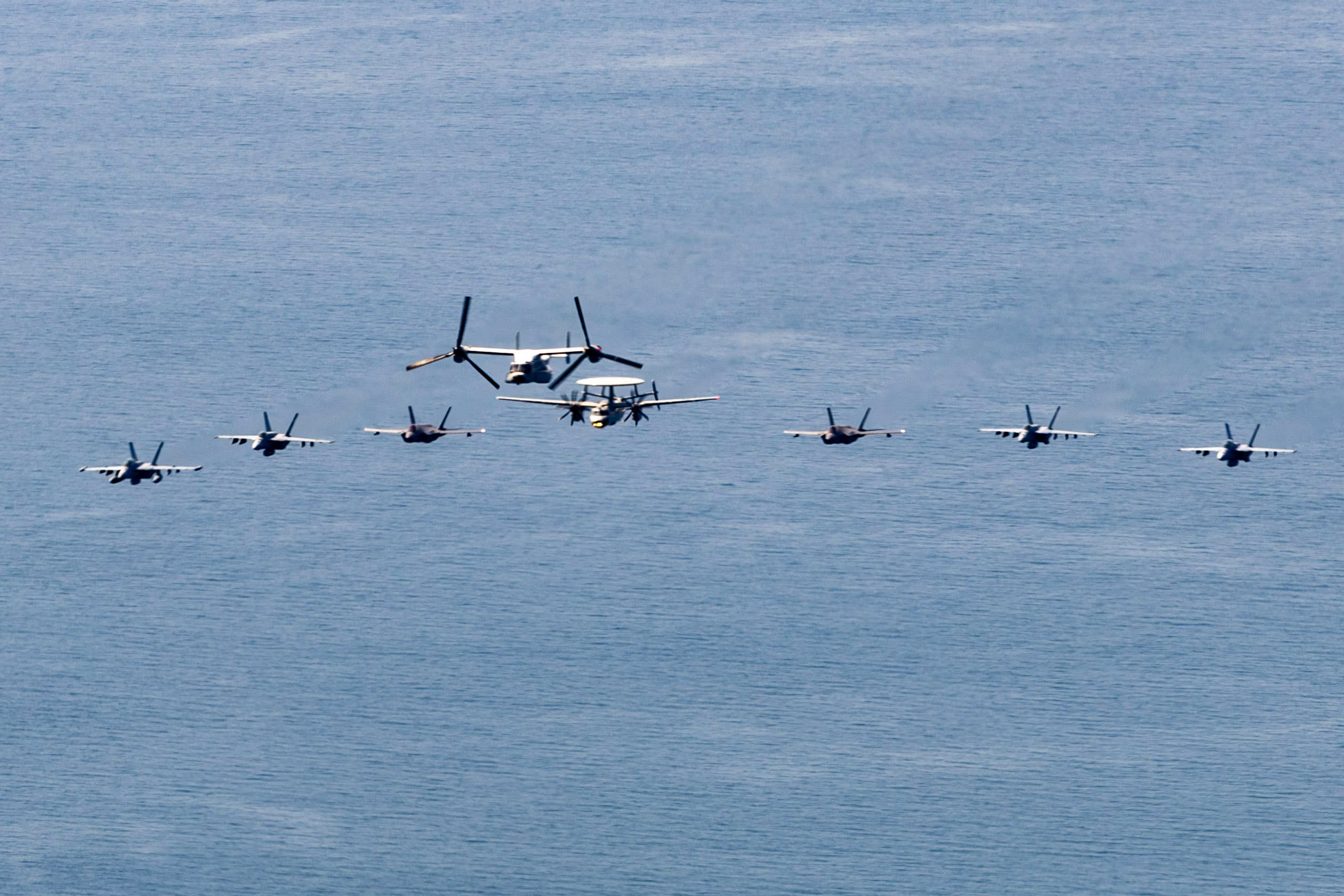 岩国基地上空的靓仔们 ​​​