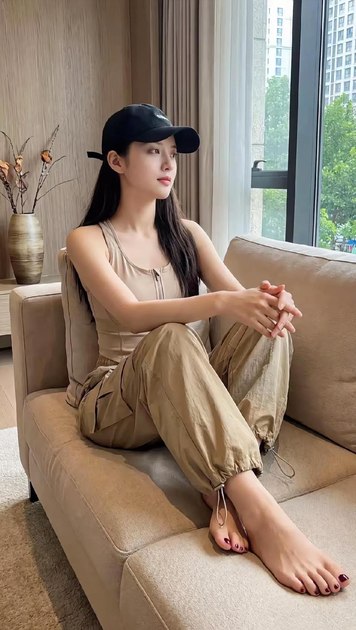 除了真诚，
人性这课堂，
不接受任何表演。
我早已交卷，
不补考，
不复读。
你