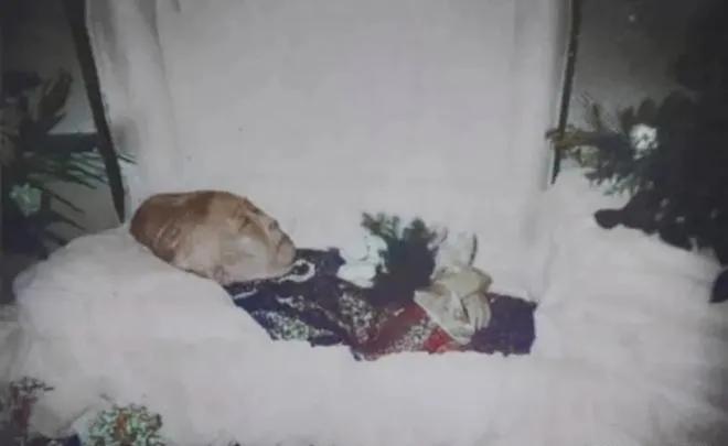 1997年，吴健雄病逝于美国，这是她留下的一张罕见遗容，照片中的她穿着中式旗袍，