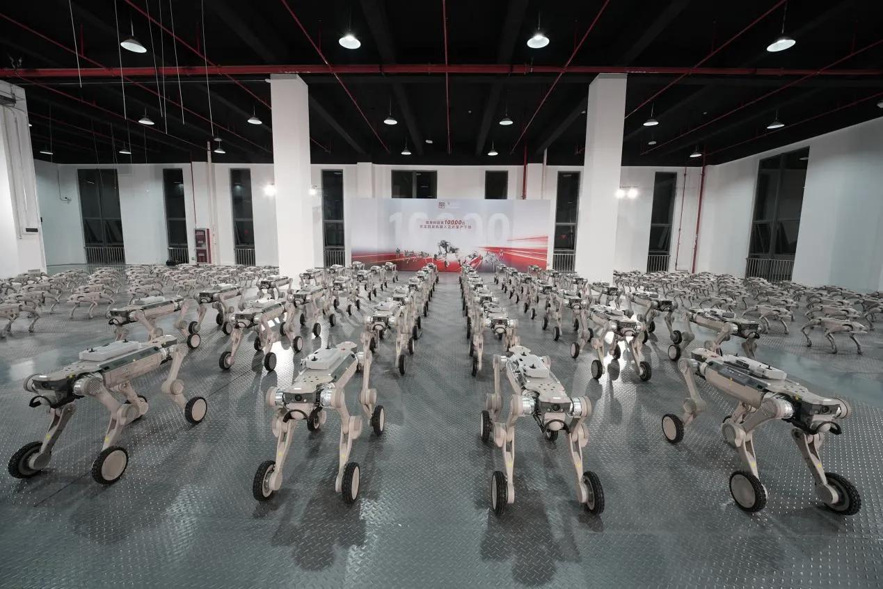 6月3日，据社交媒体报道，智身科技宣布其行业级具身智能化机器人1000台量产下线