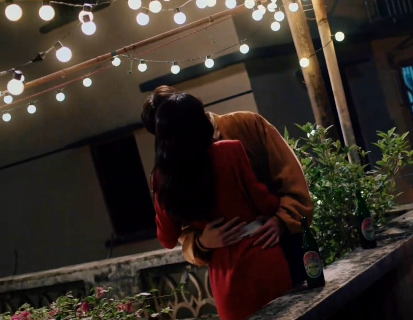 噢好快呀今晚兰周拉面天台订婚吻 