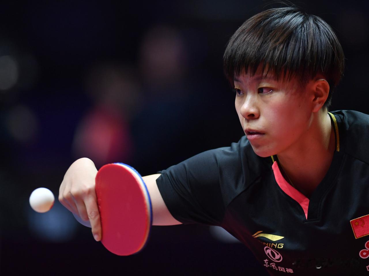 王艺迪牛气！3比0横扫韩国选手朱芊曦，强势晋级2026新加坡大满贯赛女单下一轮。