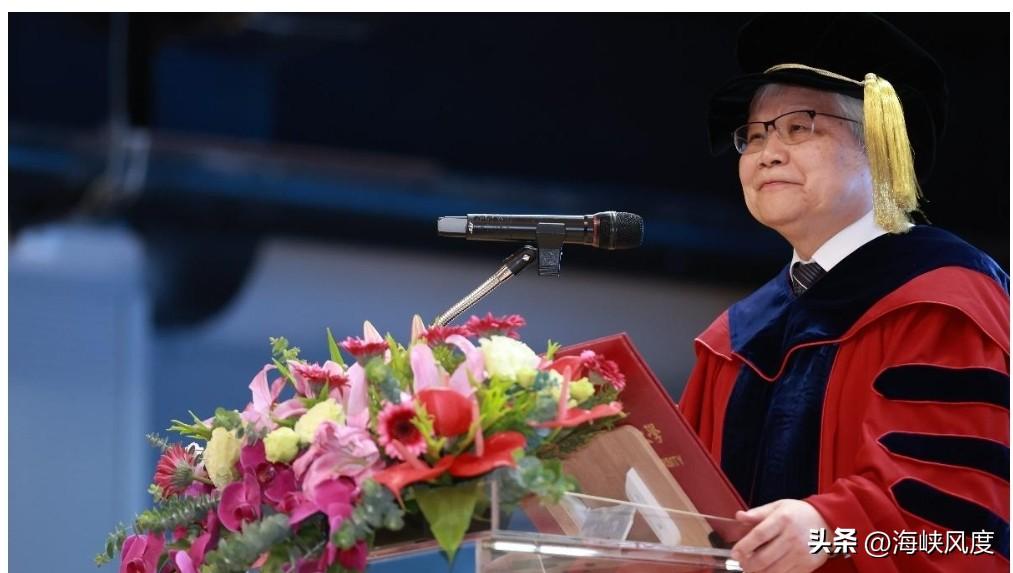 台积电的董事长魏哲家就是一坨大青鸟，在公开场合贬低大陆机器人：跳舞没用，好看而已