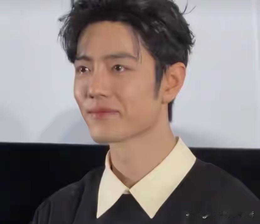 看见儿子这么优秀，做父母的肯定非常开心和欣慰。
肖战的爸妈也来现场支持儿子《得闲