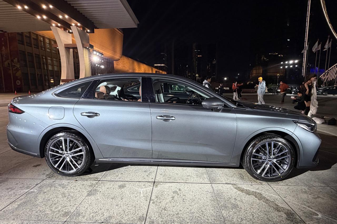 第5代帝豪上市，售价7.49万元-9.19万元，限时感恩价6.59万元-8.29