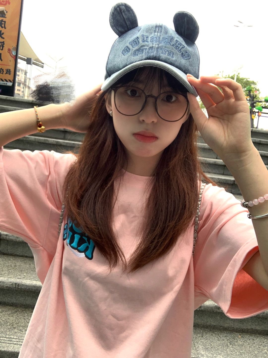 我长了两个耳朵🐼