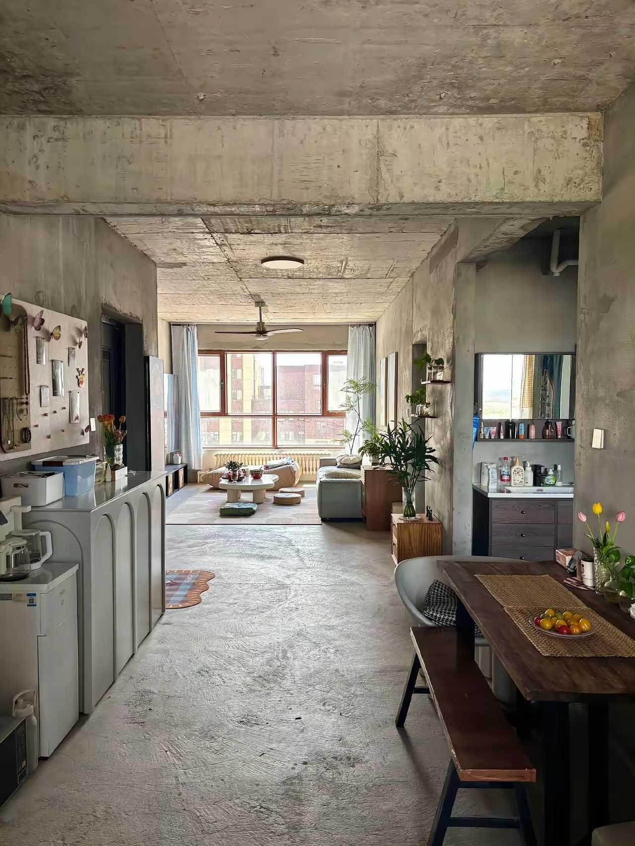 对，一个不敢发朋友圈的家🏠
