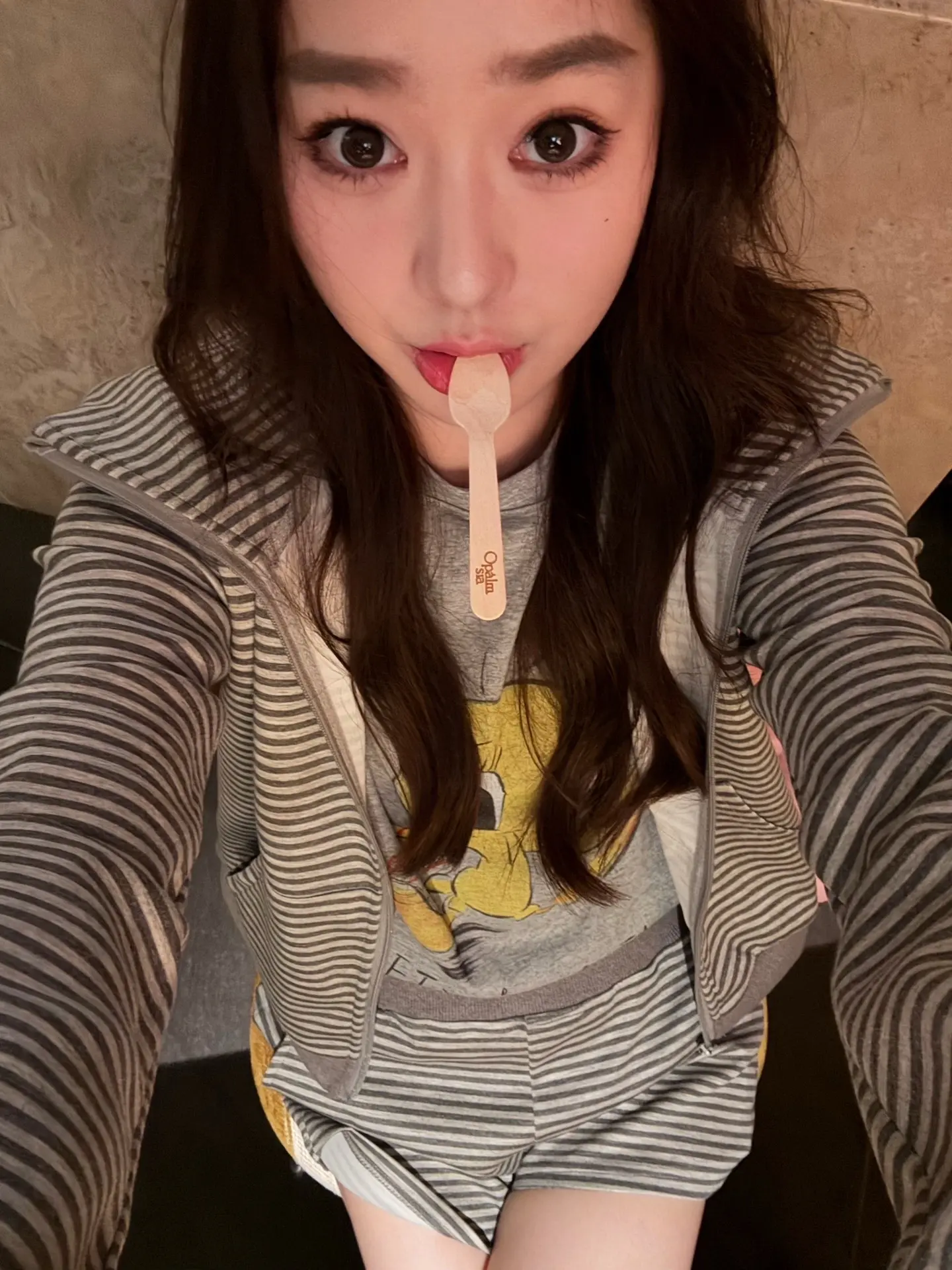 不想了 幸福是面包里藏着的刀片满嘴流血时才发现是痛苦