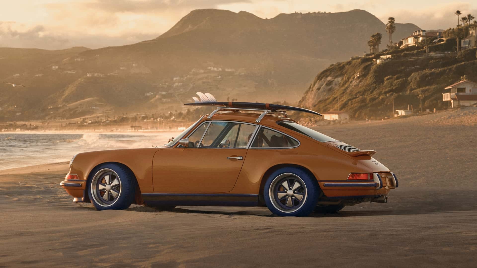 Singer Porsche 911 Reimagined by Louis V