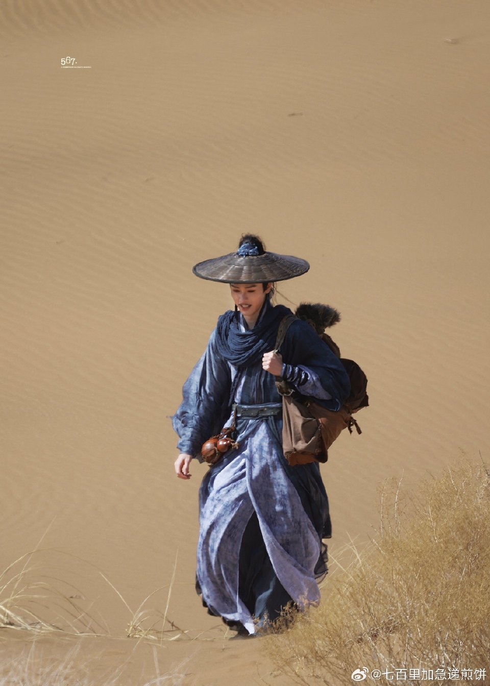 大漠实景就是好，龚俊新剧凤舞九天这组路透太有意境了 