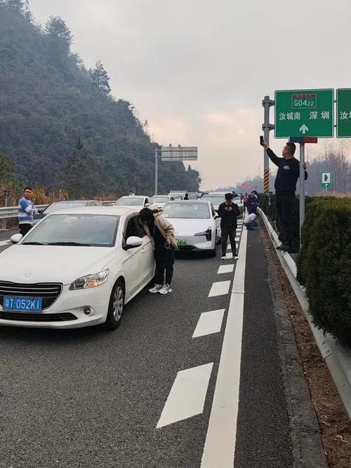 过年开电动车回家完全没问题，但真得提前做好计划，就跟闯关一样。规划好了，省钱又舒