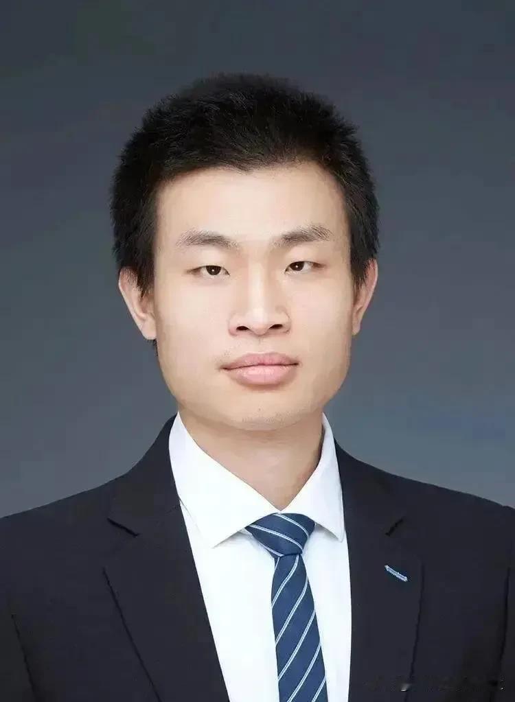 34岁的北大天才韦东奕传来重磅喜讯。

2026年6月5日，他的个人社交账号开通
