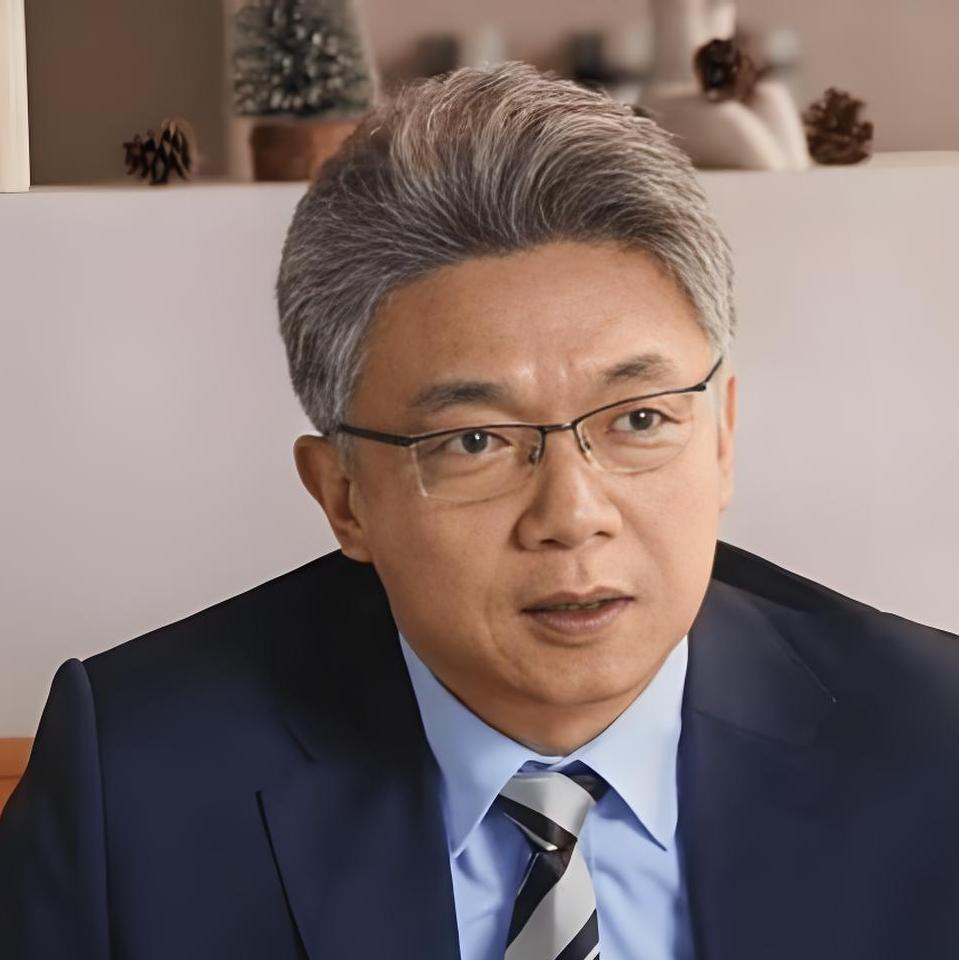 19岁张龄心的告白，藏着最勇敢的真心
 
19岁的张龄心，在楼道里堵住“冷面老师