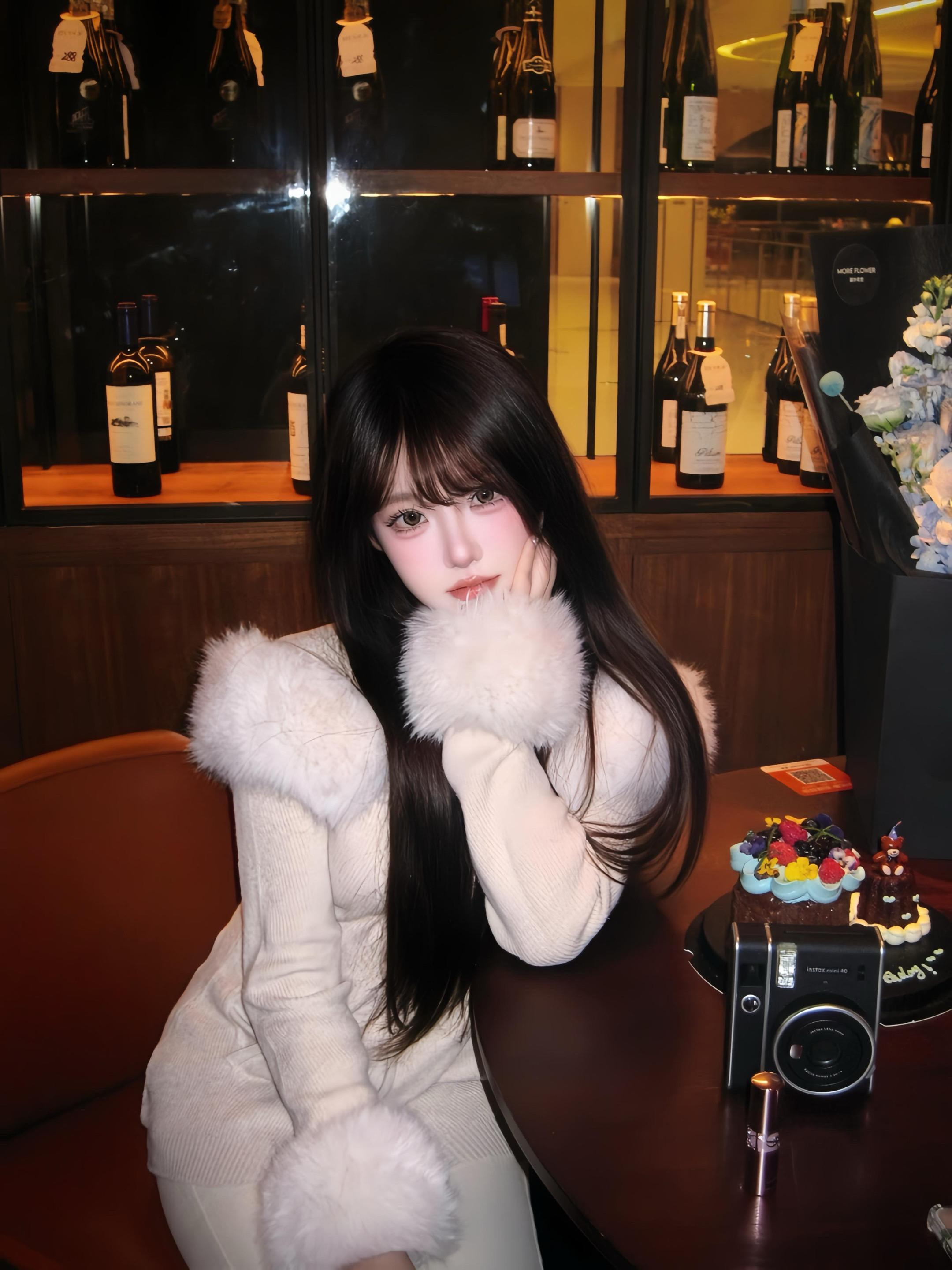 想要她的漂亮 又想要她的善解人意 还想要她的不索取 想过自己配吗