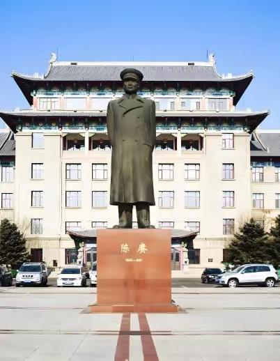 1952年，弹道专家张述祖对陈赓说，有个弹道专家很稀缺，陈说，那就赶紧要过来呀，