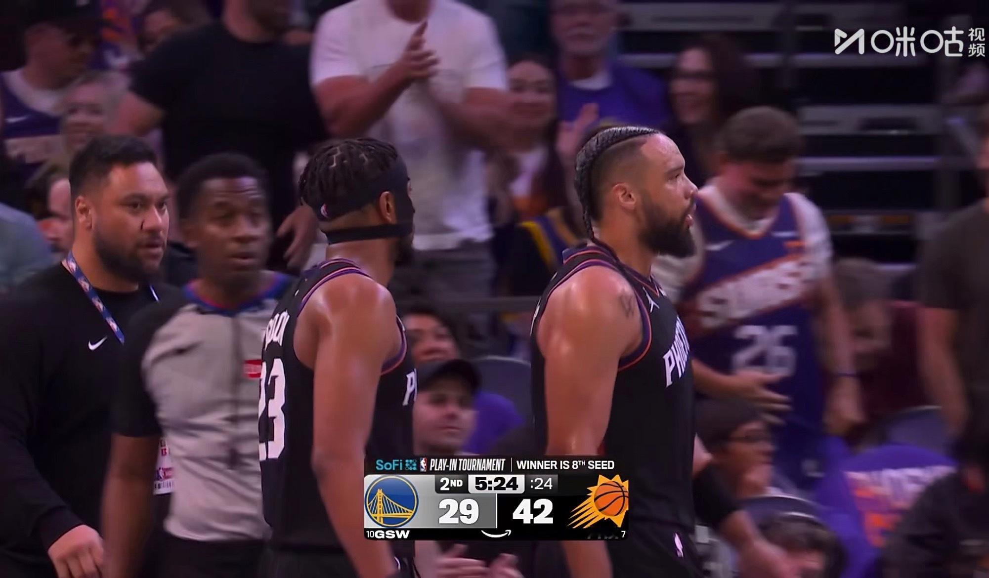 这球没办法，只能怪库里了，拿2分球队怎么赢。加油啊，得分呢。勇士vs太阳