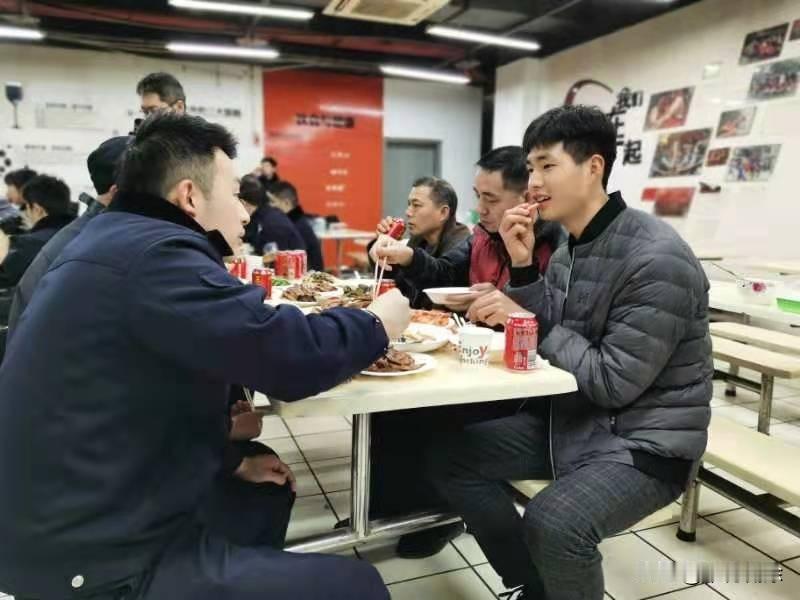 新年生活，各有各的滋味！有人纠结去婆家还是娘家过年，小两口为此闹矛盾的也不少。春