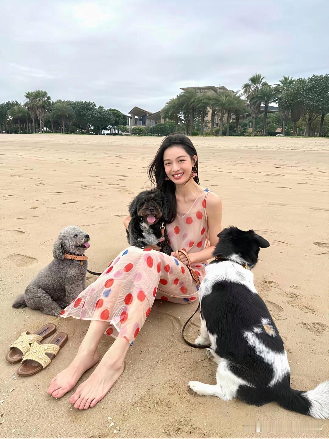 钟楚曦，美中不足的是这大宽脚。