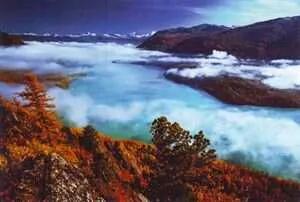 别垂头丧气，好好的经营自己吧。

 水到绝境是风景，人到绝境是重生，有雨是常态，