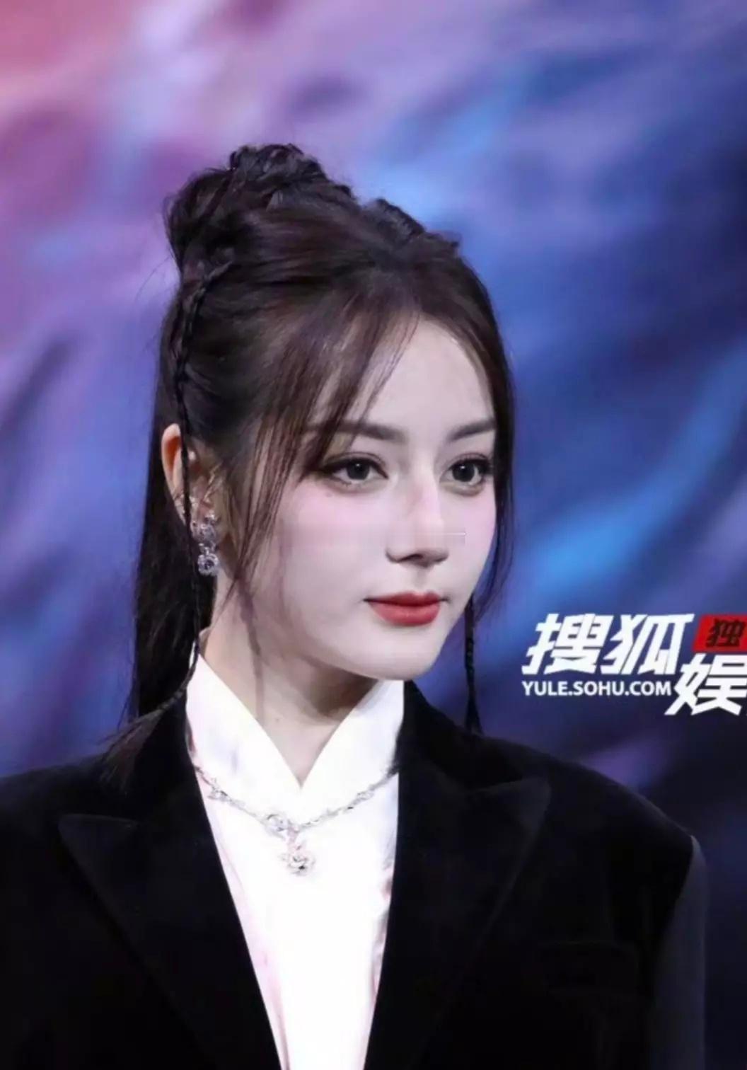 迪丽热巴最新生图状态看起来怎么样？ ​​​