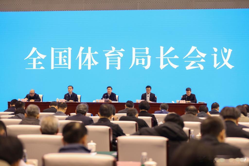 中国篮协主席郭振明在参加2025年全国体育局长会议期间对《中国体育报》表示：“听